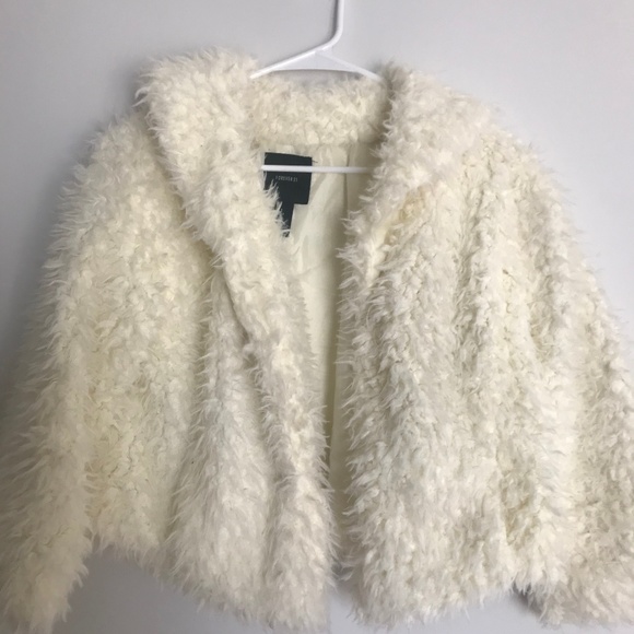 White faux fur coat - Picture 3 of 6